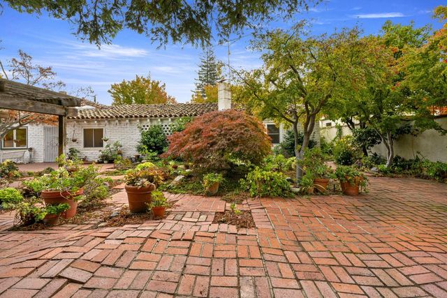 $4,298,000 | 3691 Laguna Avenue, Palo Alto, CA 94306