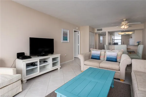 $11,000 | 260 Seaview Court, Unit 1605, Marco Island, FL 34145