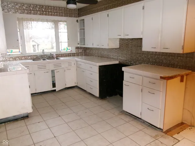 $161,200 | 1523 South Burlington Drive, Muncie, IN 47302