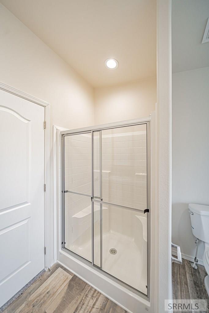 960 Cottage Lane Blackfoot, ID 83221 - Photo 21 of 42 Walk-in Shower