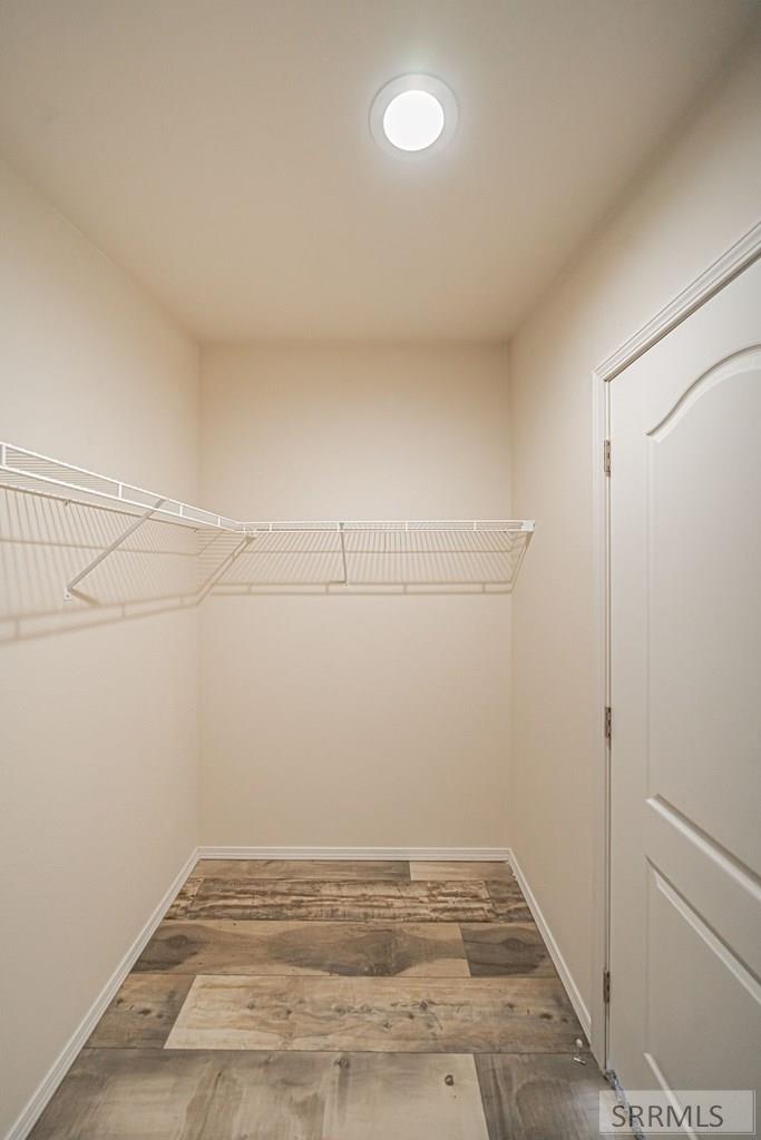 960 Cottage Lane Blackfoot, ID 83221 - Photo 23 of 42 Walk-in Closet