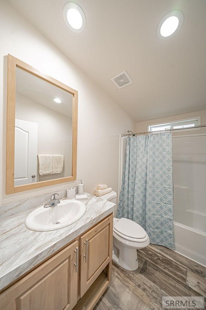 960 Cottage Lane Blackfoot, ID 83221 - Photo 29 of 42 Full Bathroom