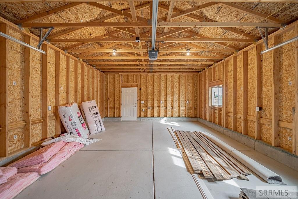 960 Cottage Lane Blackfoot, ID 83221 - Photo 33 of 42 2 Car Garage