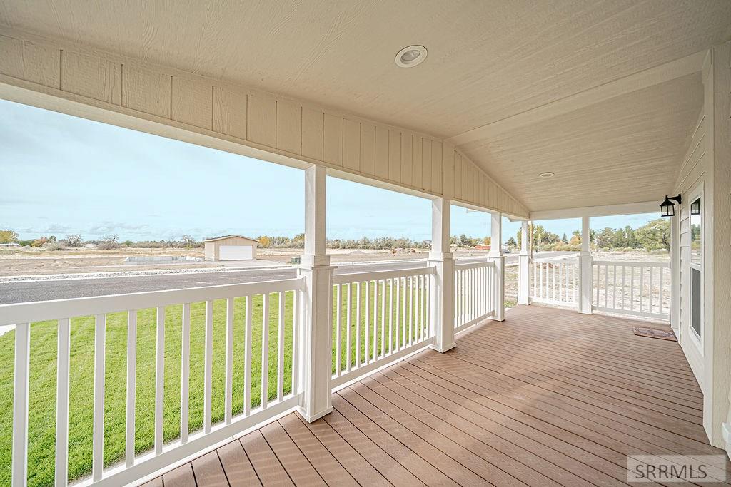 960 Cottage Lane Blackfoot, ID 83221 - Photo 4 of 42 Covered Trex Porch