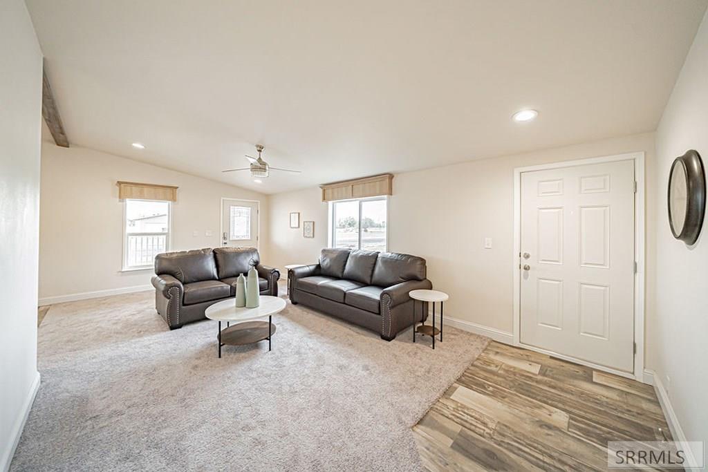 960 Cottage Lane Blackfoot, ID 83221 - Photo 5 of 42 Entryway