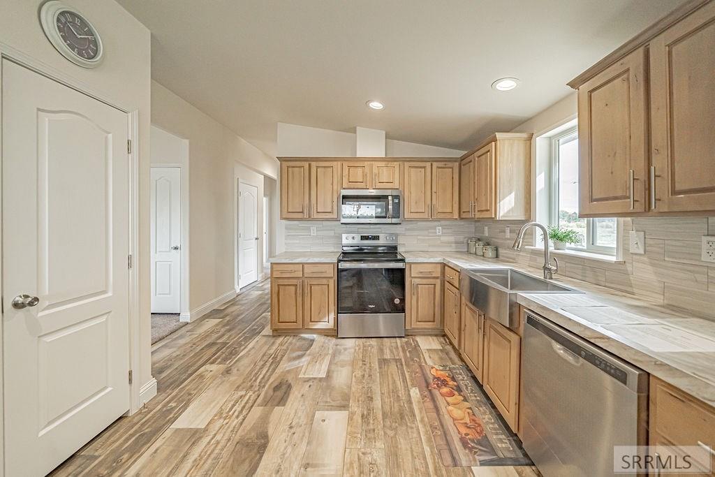 960 Cottage Lane Blackfoot, ID 83221 - Photo 9 of 42 Pantry and Stainless Appliances