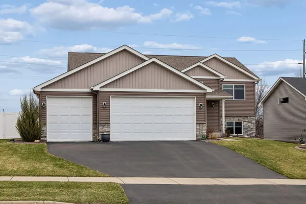 $450,000 | 1108 Olivia Street Southeast, New Prague, MN 56071