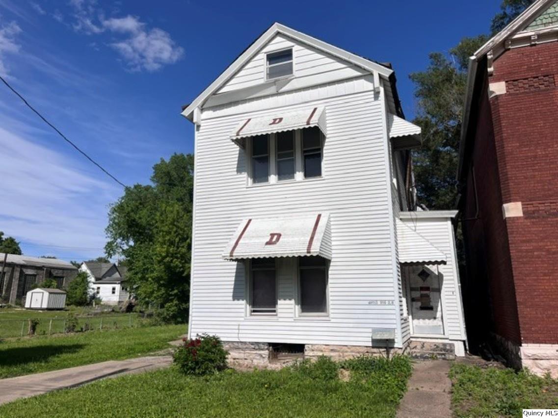 916 North 8th Street Quincy, IL 62301 - Photo 2 of 3