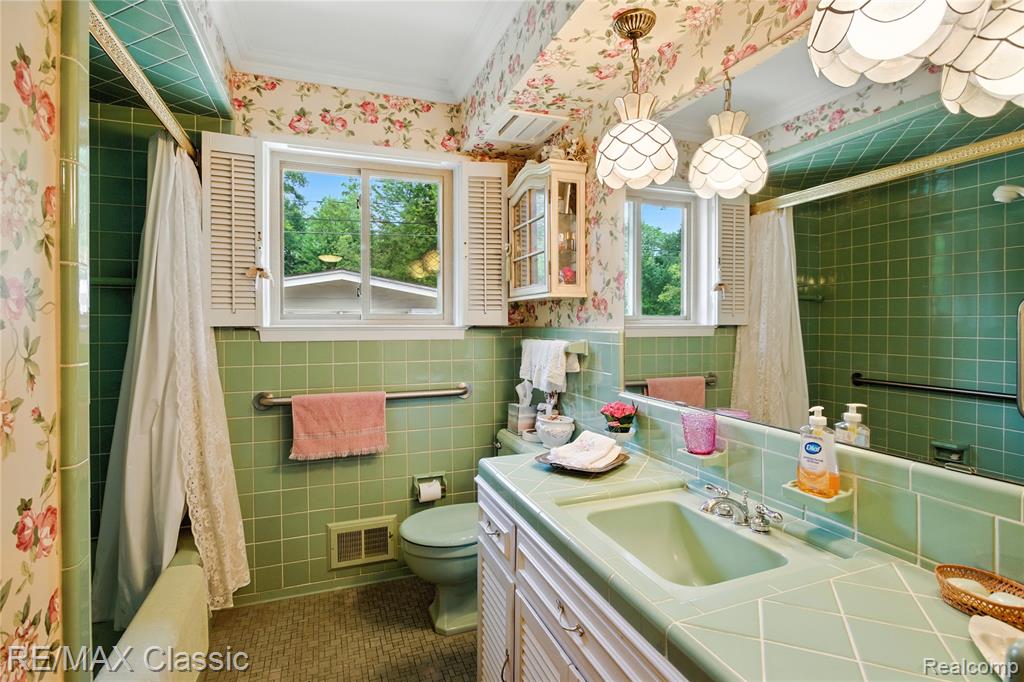 415 Booth Road Troy, MI 48085 - Photo 27 of 52
