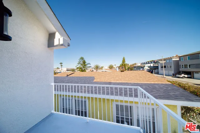 a picture of city view