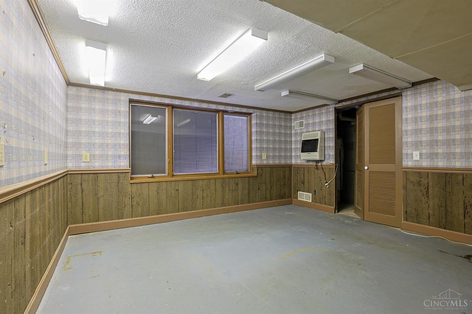 8877 Wuest Road Cincinnati, OH 45251 - Photo 32 of 64