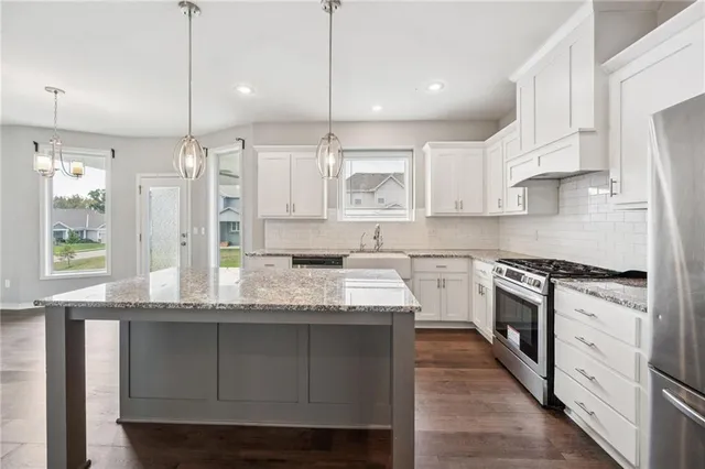 $620,000 | 19527 West 116th Street, Olathe, KS 66061