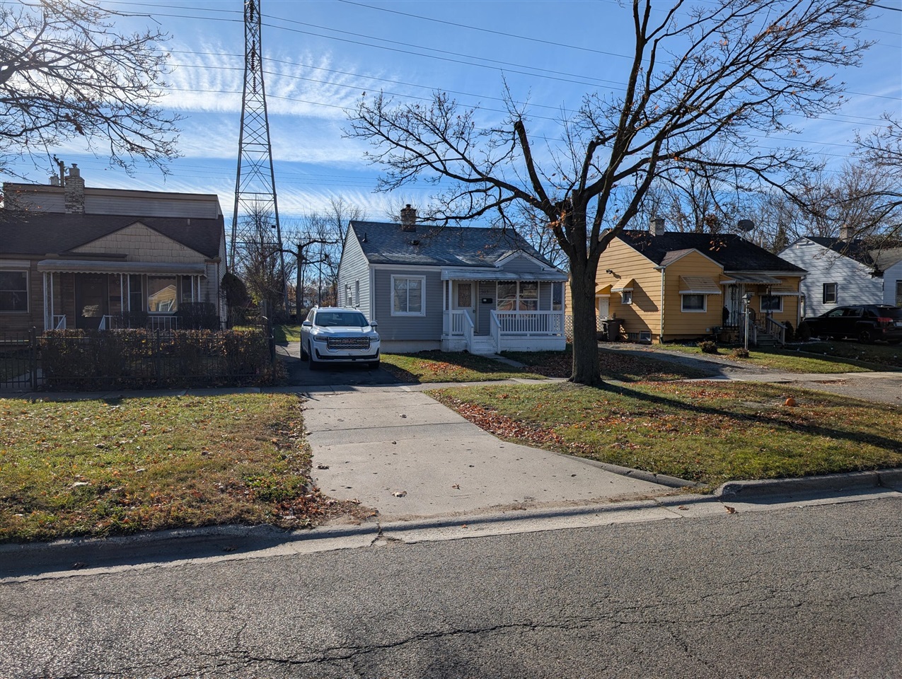 305 South South Street Rochester, MI 48307 - Photo 2 of 16