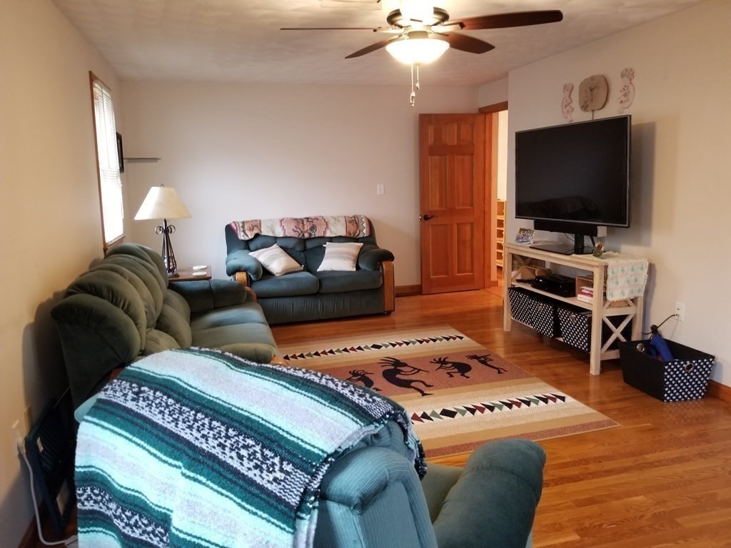 17 Briarwood Road Lowell, MA 01852 - Photo 12 of 23 Gallery Image 12