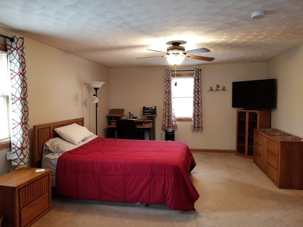 17 Briarwood Road Lowell, MA 01852 - Photo 15 of 23 Gallery Image 15