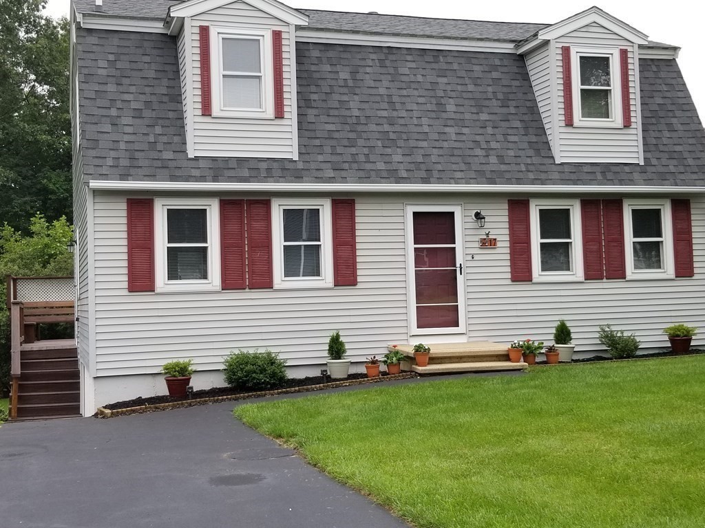 17 Briarwood Road Lowell, MA 01852 - Photo 2 of 23 Gallery Image 2