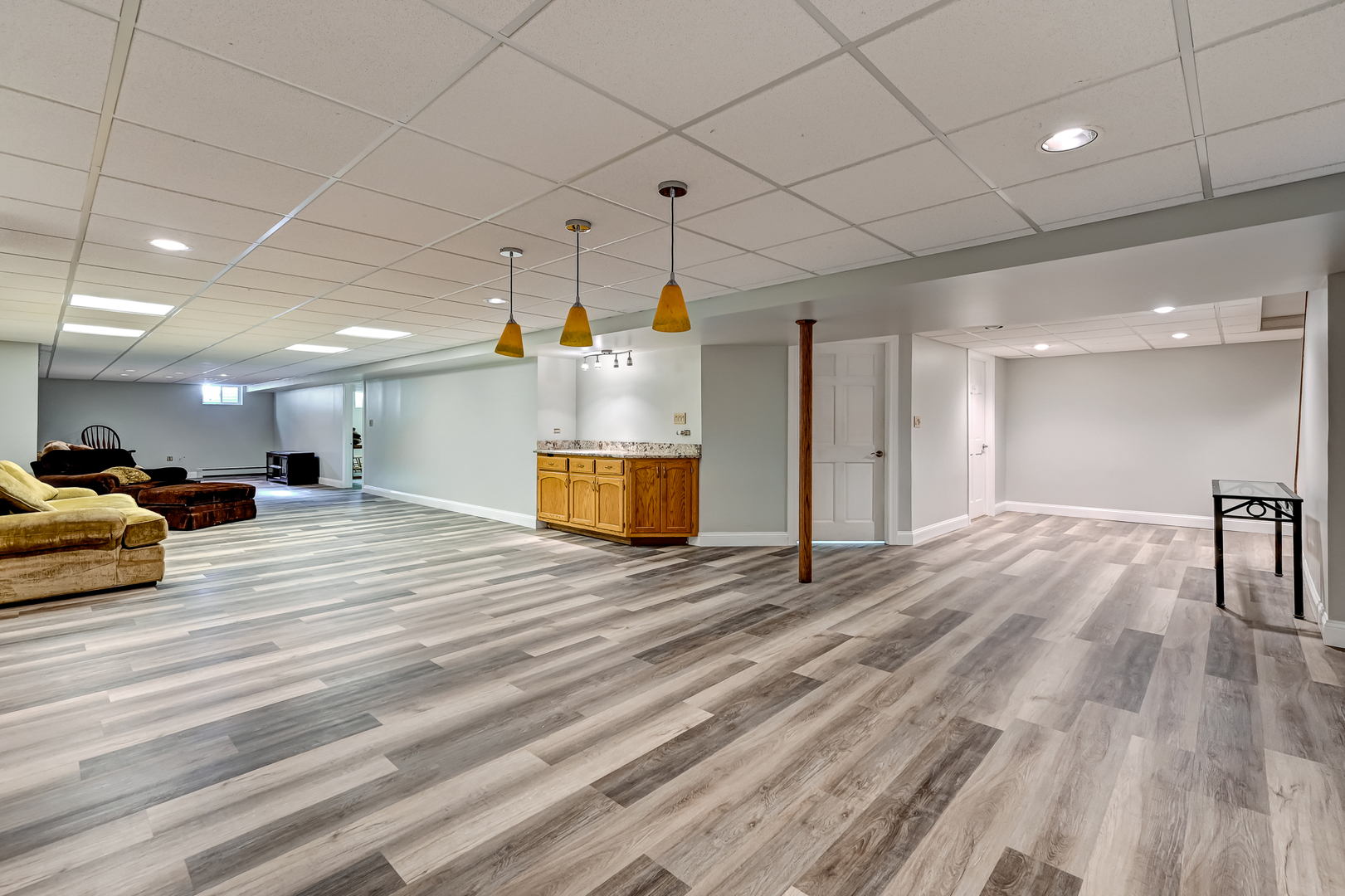 8300 South County Line Road Burr Ridge, IL 60527 - Photo 24 of 37 a view of a room with a kitchen