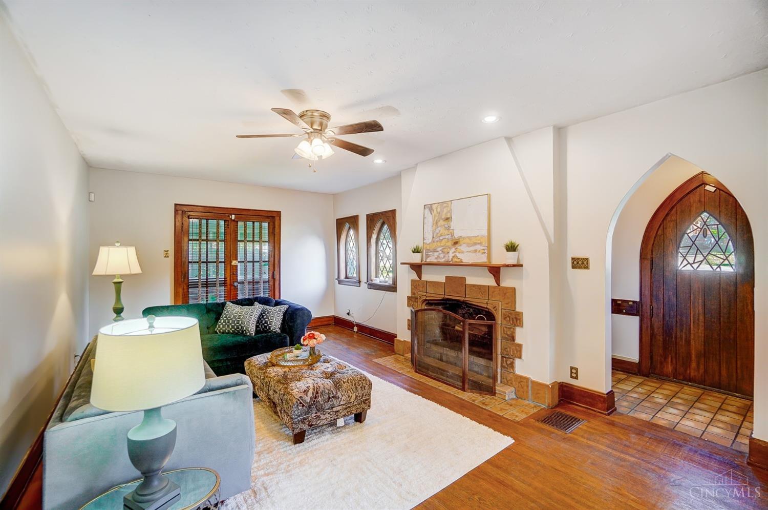 7526 Montgomery Road Cincinnati, OH 45236 - Photo 5 of 58