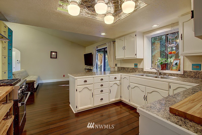 2904 165th Place Southeast Bothell, WA 98012 - Photo 8 of 19