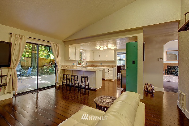2904 165th Place Southeast Bothell, WA 98012 - Photo 10 of 19