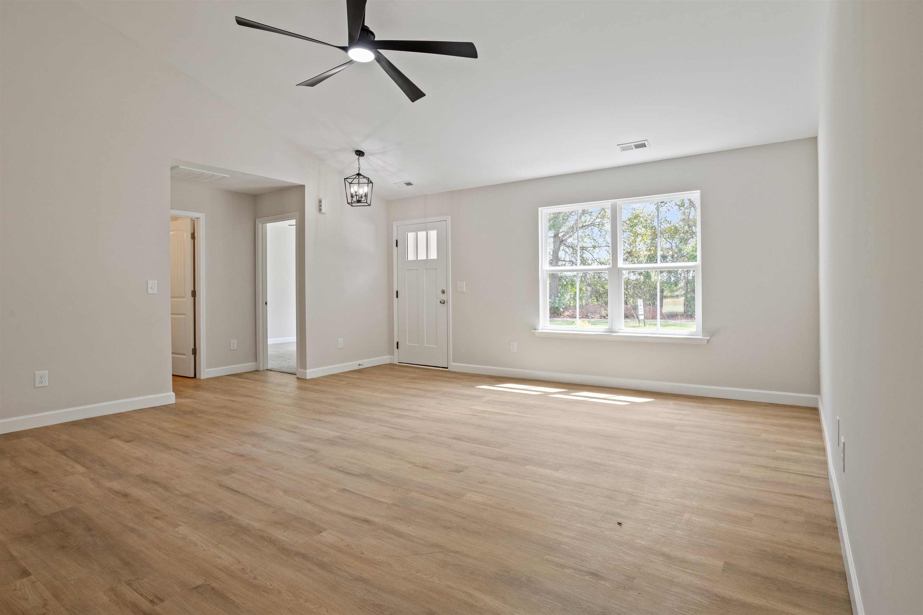 4043 Ridge Road Greer, SC 29651 - Photo 8 of 47 Gallery Image 8