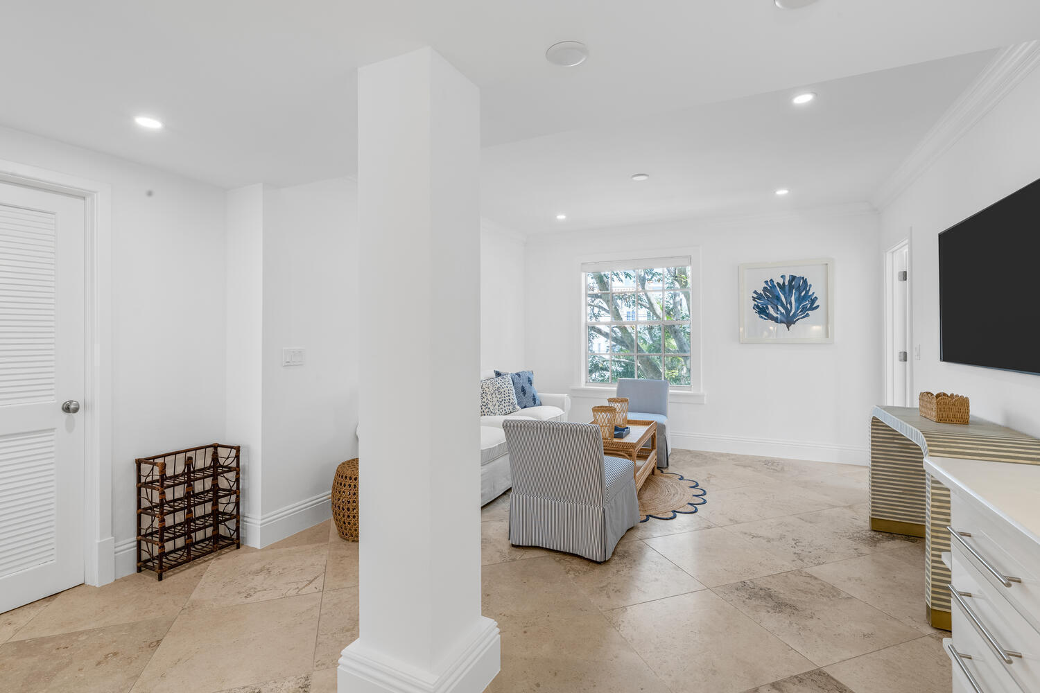 350 Cocoanut Row, Unit 3A Palm Beach, FL 33480 - Photo 14 of 38 350 Cocoanut Row Apt 3A Palm-large-013-0