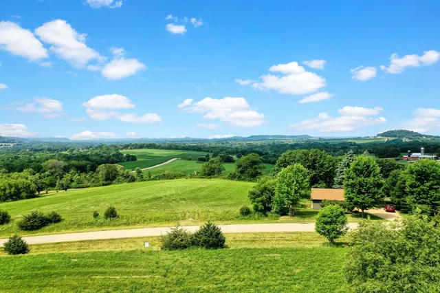 $199,000 | 3 Eagle Lane, Galena, IL 61036