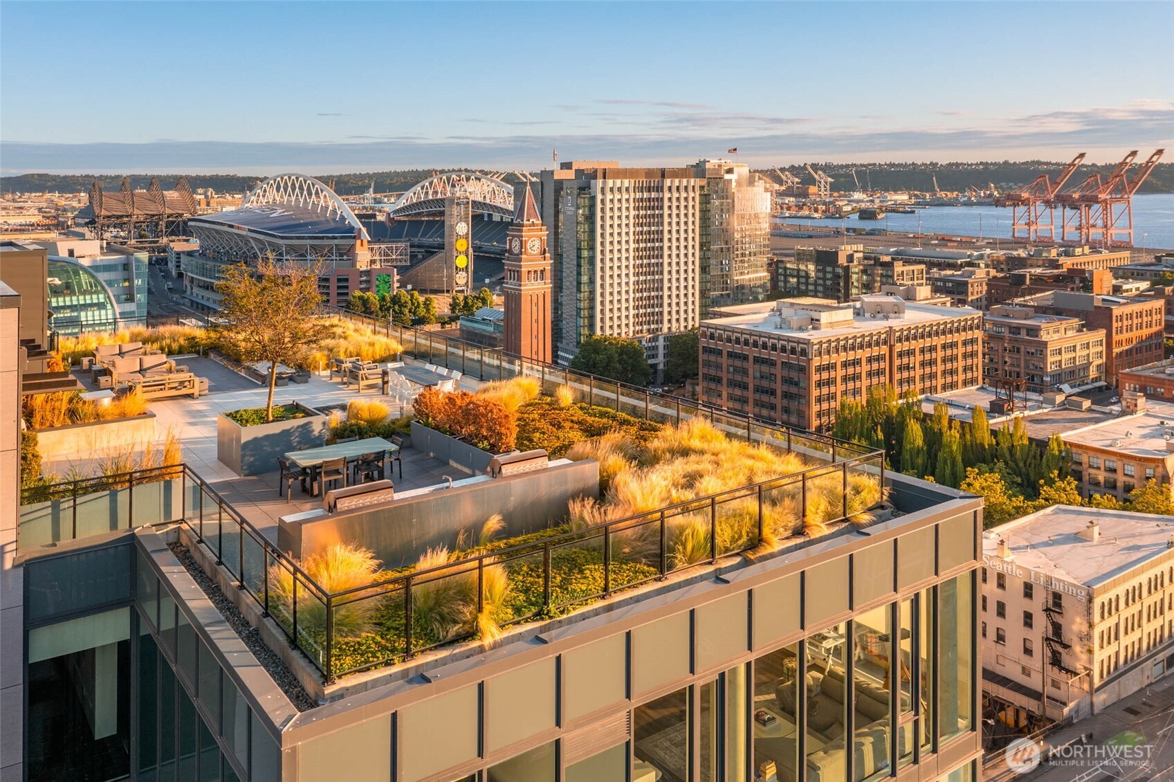 450 South Main Street, Unit 806 Seattle, WA 98104 - Photo 17 of 25 a view of a balcony with city view