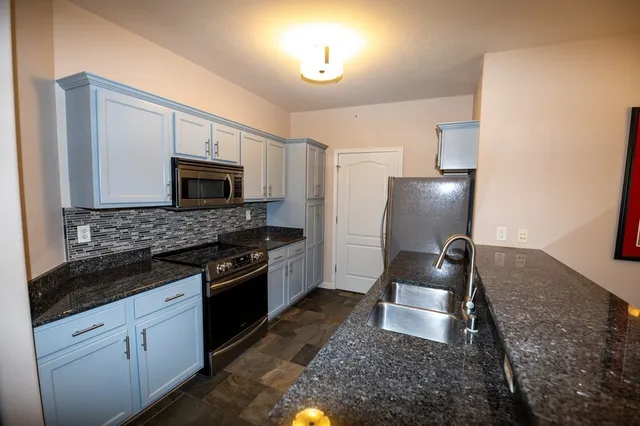 $299,800 | 1619 North Farwell Avenue, Unit 201, Milwaukee, WI 53202