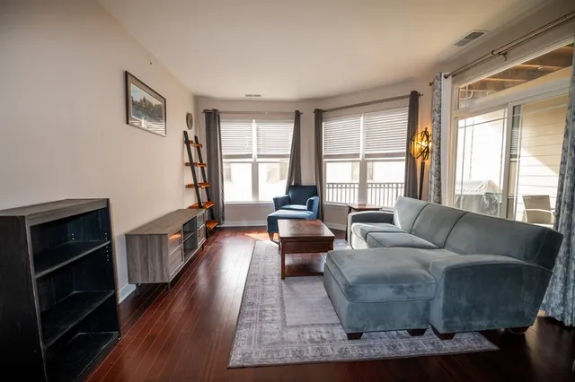 $299,800 | 1619 North Farwell Avenue, Unit 201, Milwaukee, WI 53202