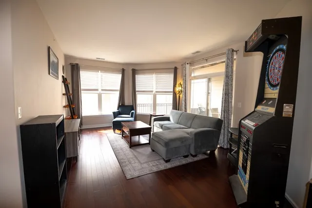 $299,800 | 1619 North Farwell Avenue, Unit 201, Milwaukee, WI 53202