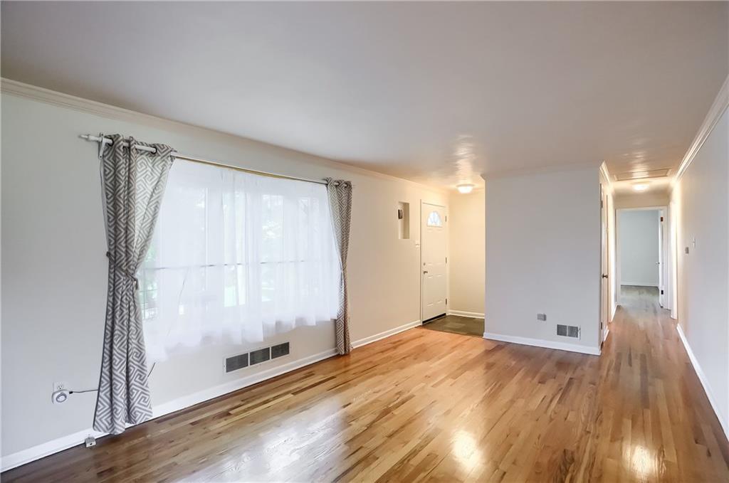 5199 Blossom Road Pittsburgh, PA 15236 - Photo 7 of 25 Gallery Image 7