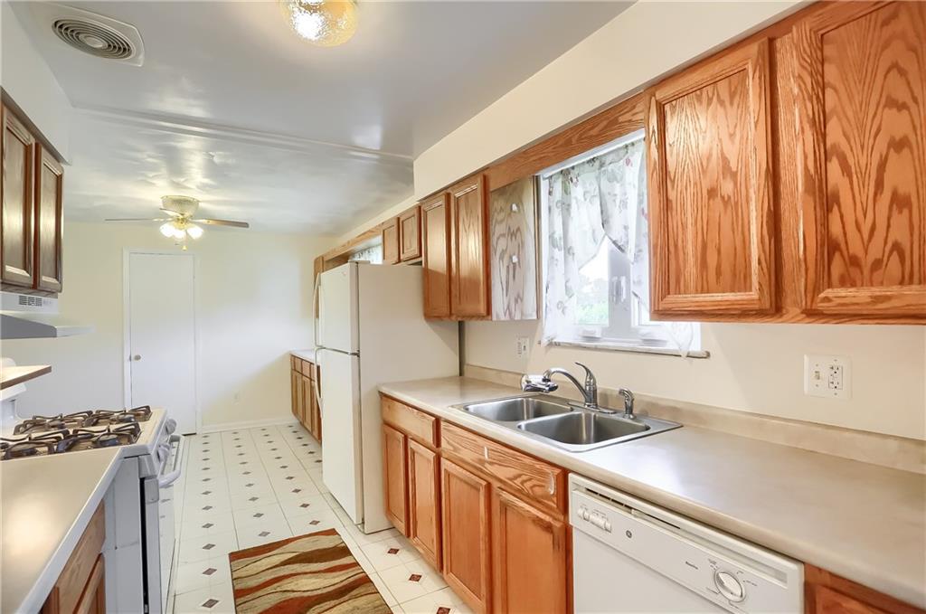 5199 Blossom Road Pittsburgh, PA 15236 - Photo 8 of 25 Gallery Image 8