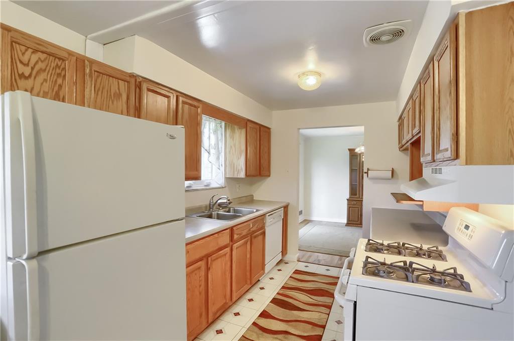 5199 Blossom Road Pittsburgh, PA 15236 - Photo 10 of 25 Gallery Image 10