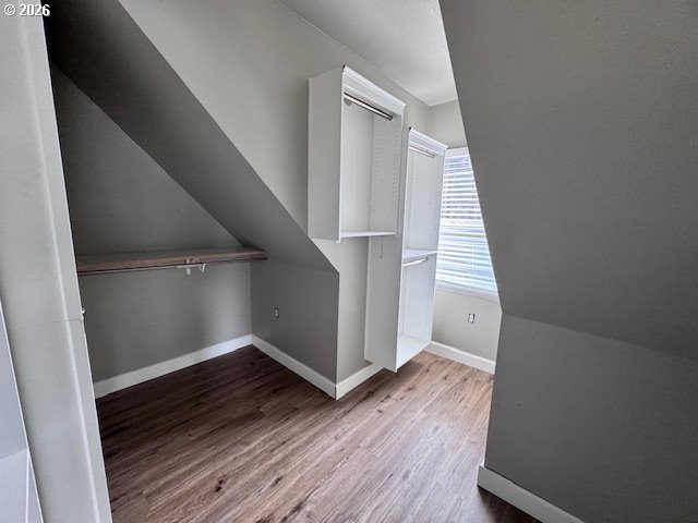 3215 William Street Longview, WA 98632 - Photo 21 of 37 Owner's Suite Bedroom