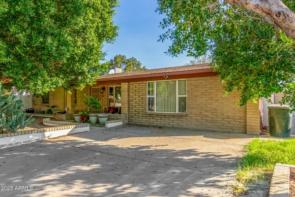 $415,000 | 3809 West Rue De Lamour Avenue, Phoenix, AZ 85029