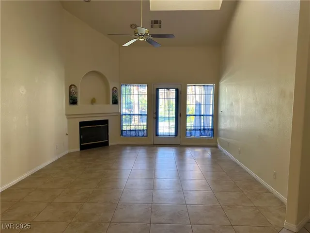 $1,700 | 5070 Tara Avenue, Unit 108, Las Vegas, NV 89146