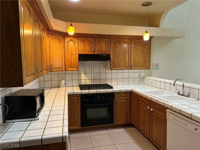 $1,700 | 5070 Tara Avenue, Unit 108, Las Vegas, NV 89146