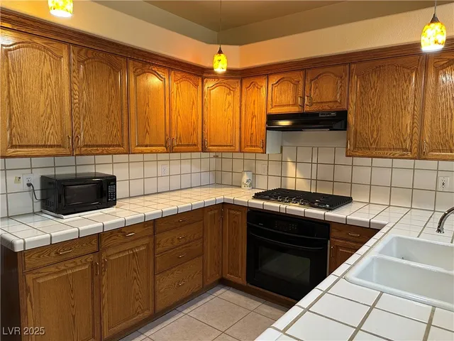 $1,700 | 5070 Tara Avenue, Unit 108, Las Vegas, NV 89146