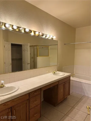 $1,700 | 5070 Tara Avenue, Unit 108, Las Vegas, NV 89146