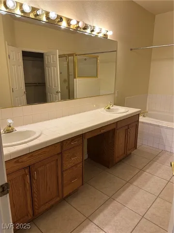 $1,700 | 5070 Tara Avenue, Unit 108, Las Vegas, NV 89146