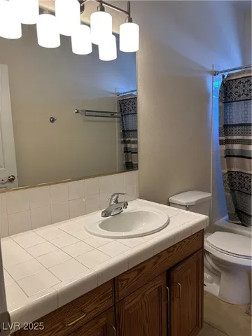 $1,700 | 5070 Tara Avenue, Unit 108, Las Vegas, NV 89146