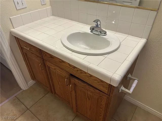 $1,700 | 5070 Tara Avenue, Unit 108, Las Vegas, NV 89146