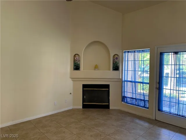 $1,700 | 5070 Tara Avenue, Unit 108, Las Vegas, NV 89146