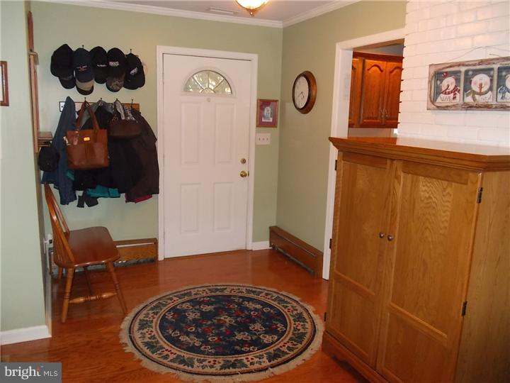 35 Spinythorn Road Levittown, PA 19056 - Photo 11 of 25 Foyer