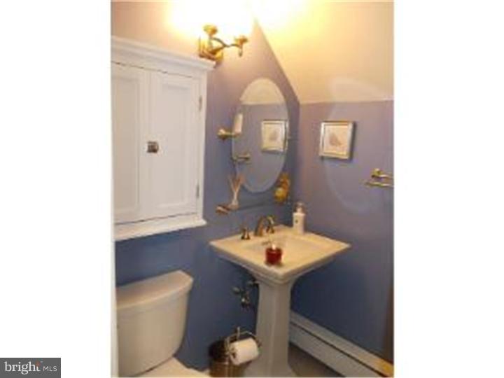 35 Spinythorn Road Levittown, PA 19056 - Photo 16 of 25 Bathroom