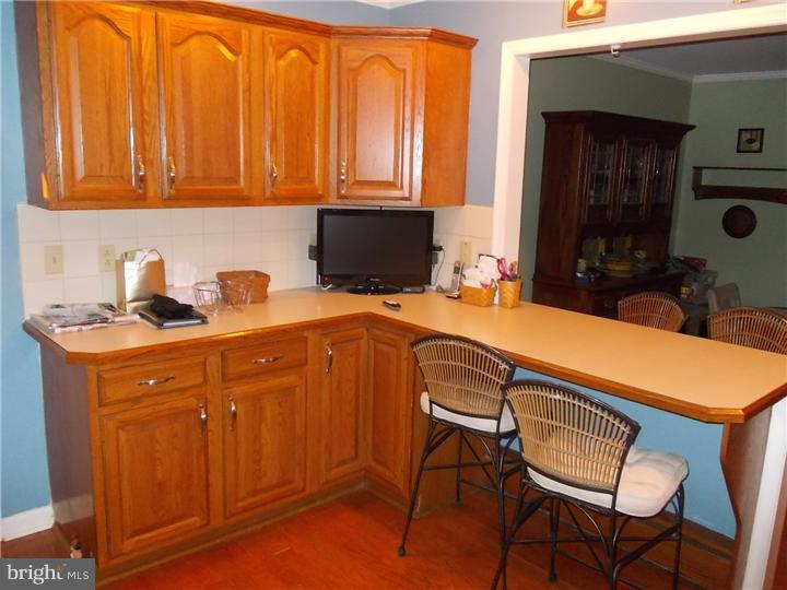 35 Spinythorn Road Levittown, PA 19056 - Photo 3 of 25 Kitchen