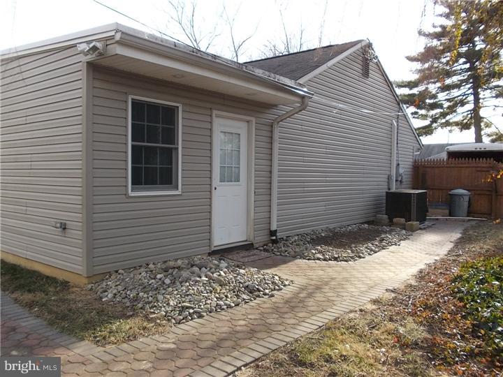 35 Spinythorn Road Levittown, PA 19056 - Photo 23 of 25 Exterior Side