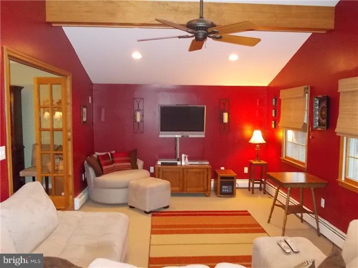 35 Spinythorn Road Levittown, PA 19056 - Photo 8 of 25 Family Room