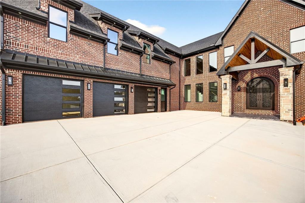 403 Thunder Road Buford, GA 30518 - Photo 2 of 88